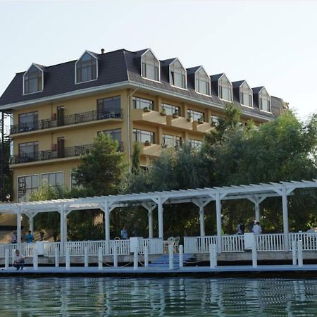 River Side Hotel Mingachevir Eksteriør billede