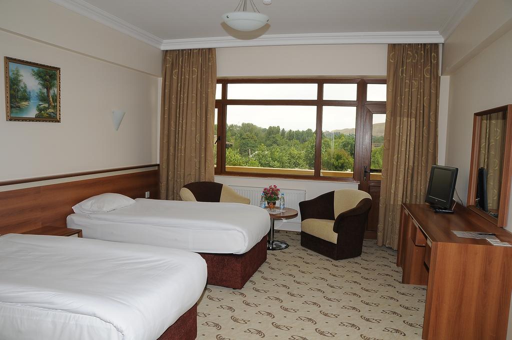 River Side Hotel Mingachevir Værelse billede