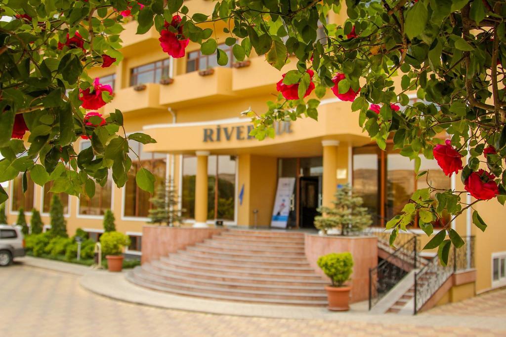 River Side Hotel Mingachevir Eksteriør billede