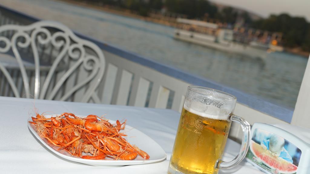 River Side Hotel Mingachevir Eksteriør billede