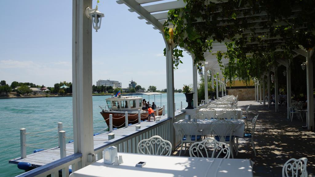 River Side Hotel Mingachevir Eksteriør billede