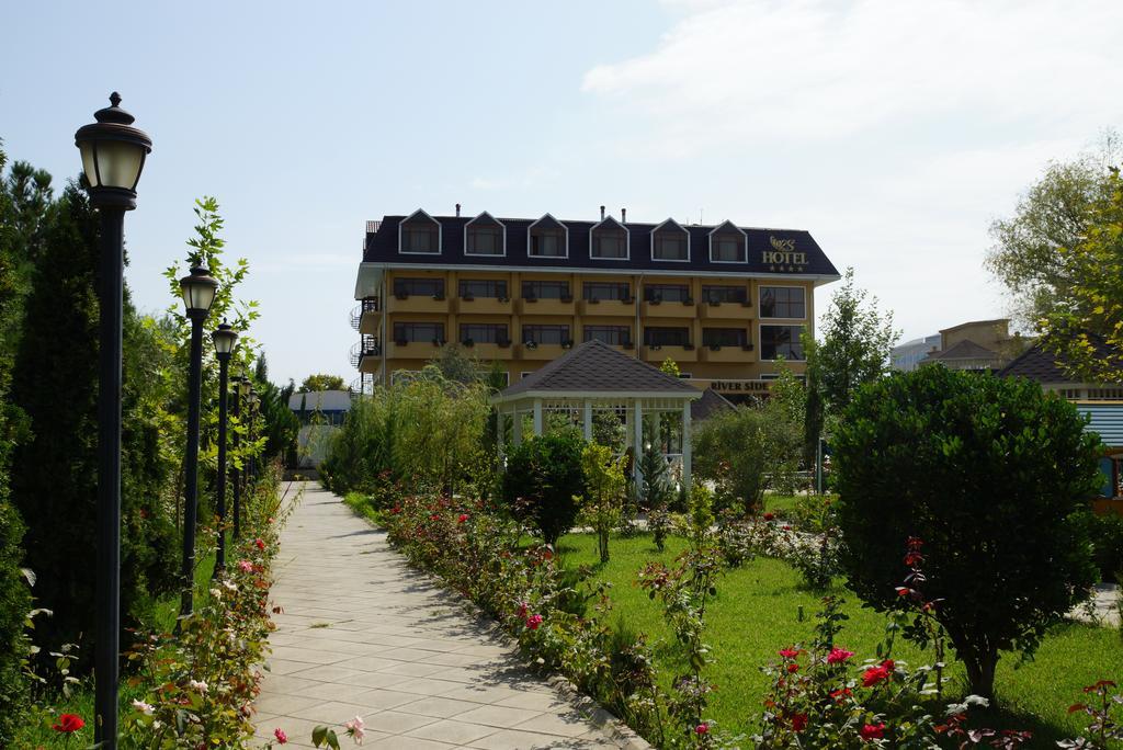 River Side Hotel Mingachevir Eksteriør billede